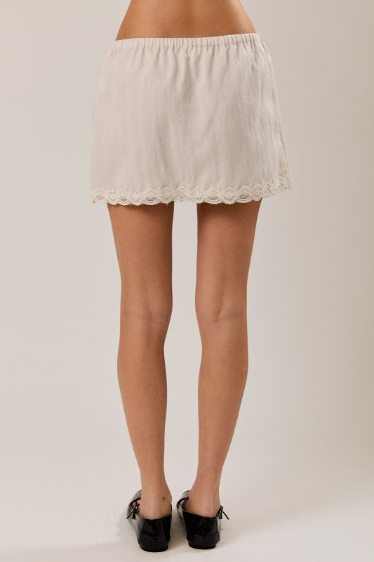 Mid-rise Lace Trim Detail Skort