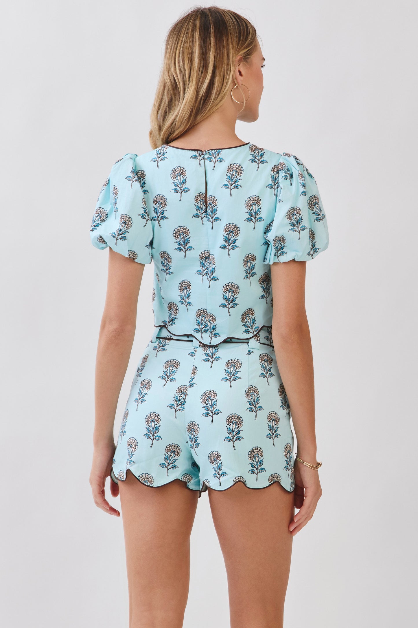 Scalloped Detail Floral Print Crop Top